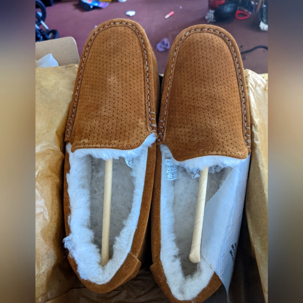 NIB Men's Kookaburra Slippers by UGG